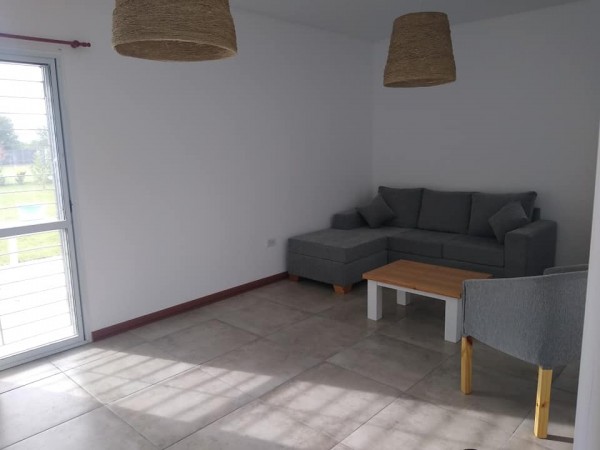 Casa de 2 dormitorios con piscina en "Las Acequias"