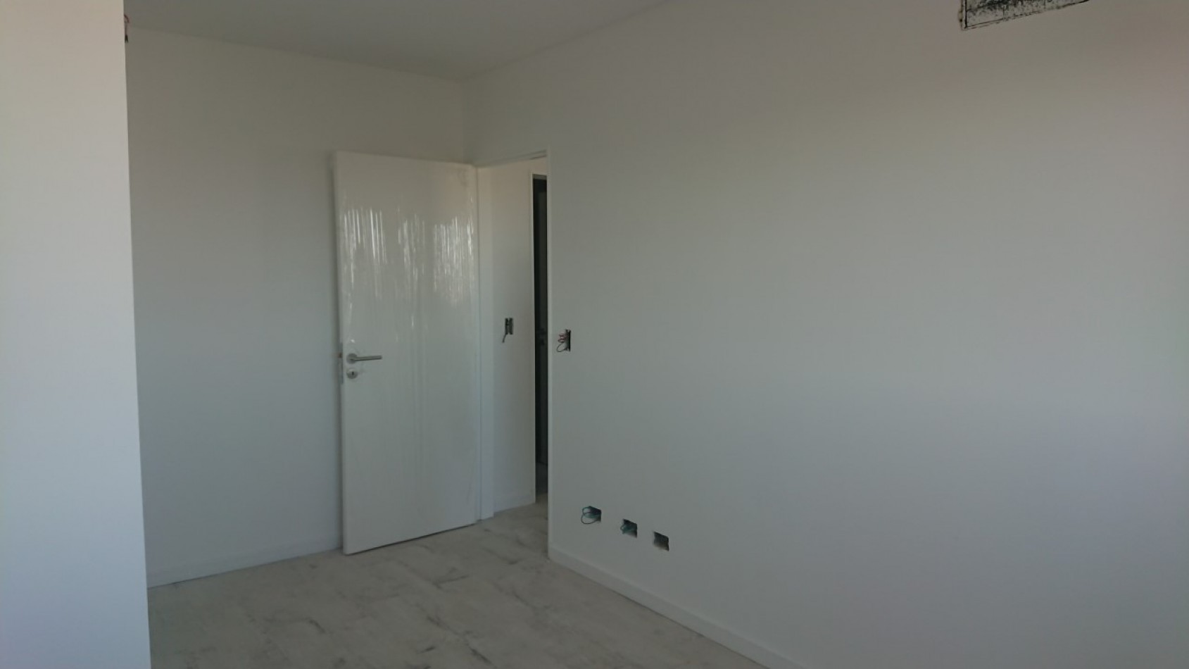 SEMIPISO DE 2 DORMITOIROS A ESTRENAR. POSESION INMEDIATA. EXCELENTE CONSTRUCCION