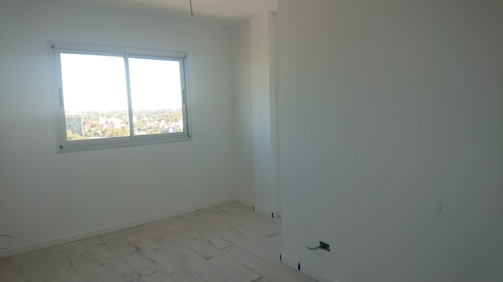 SEMIPISO DE 2 DORMITOIROS A ESTRENAR. POSESION INMEDIATA. EXCELENTE CONSTRUCCION