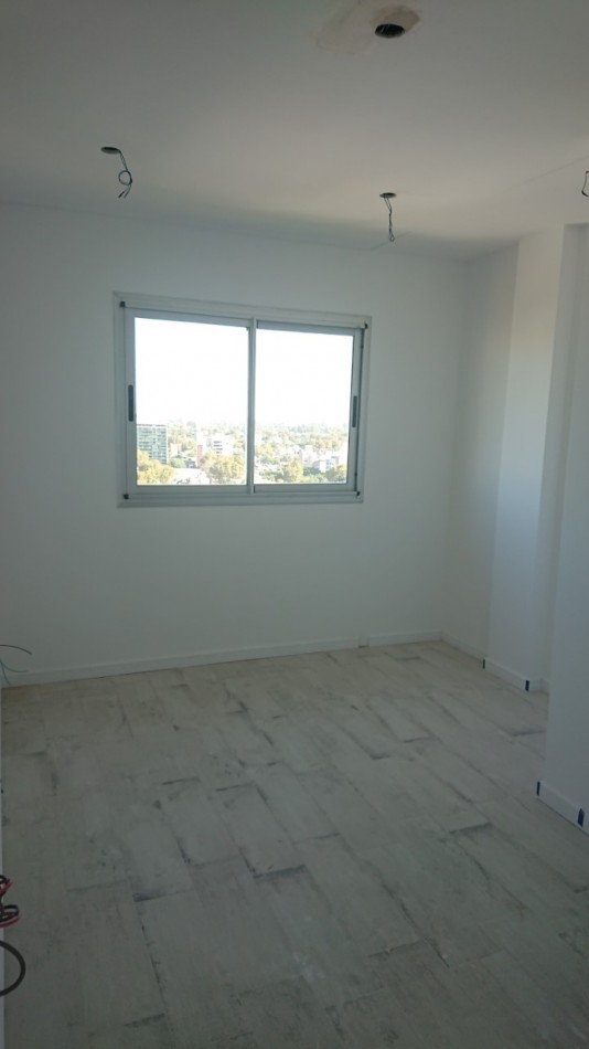 SEMIPISO DE 2 DORMITOIROS A ESTRENAR. POSESION INMEDIATA. EXCELENTE CONSTRUCCION