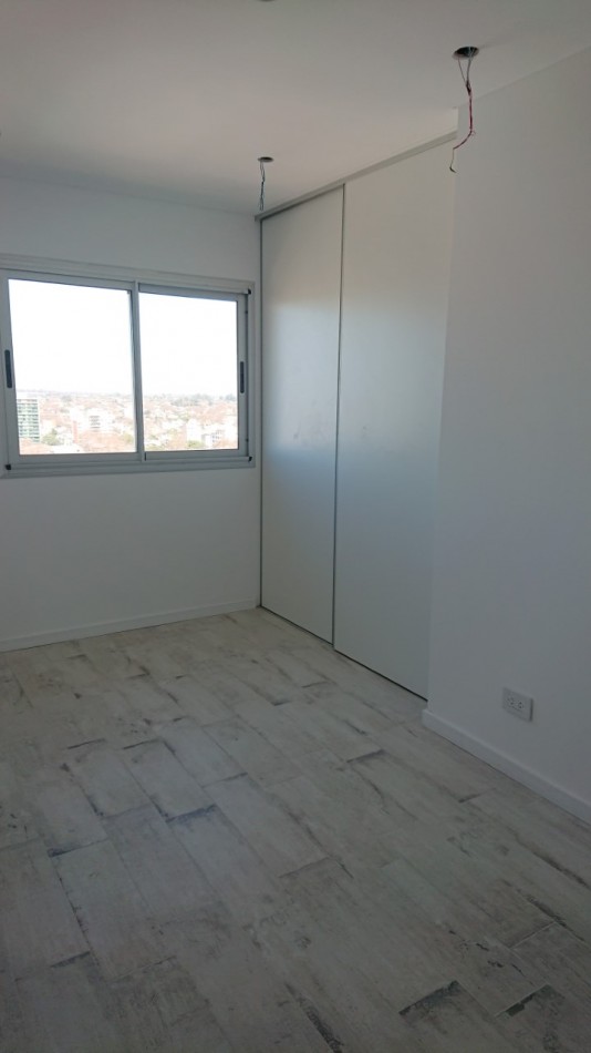 SEMIPISO DE 2 DORMITOIROS A ESTRENAR. POSESION INMEDIATA. EXCELENTE CONSTRUCCION