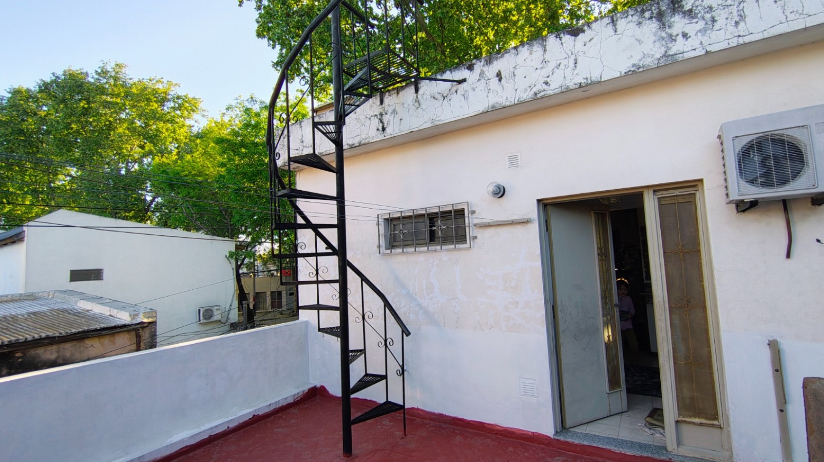 CASA DE 2 DORMITORIOS CON PATIO Y TERRAZA EN ECHESORTU