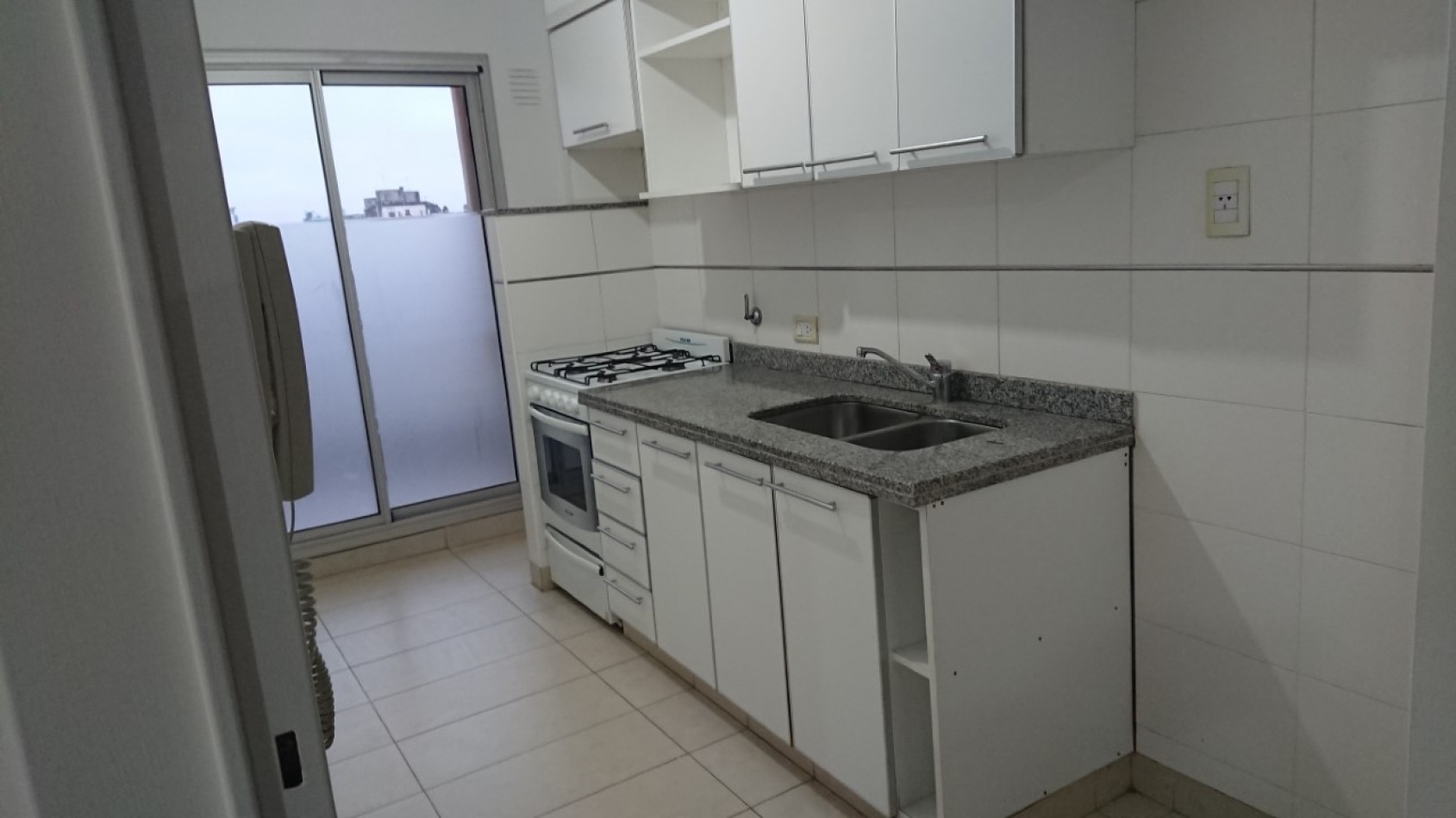 SEMIPISO EXTERNO DE 1 DORMITORIO CON COCHERA