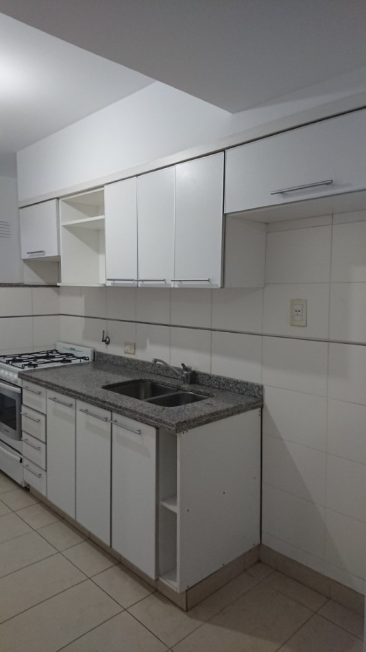 SEMIPISO EXTERNO DE 1 DORMITORIO CON COCHERA