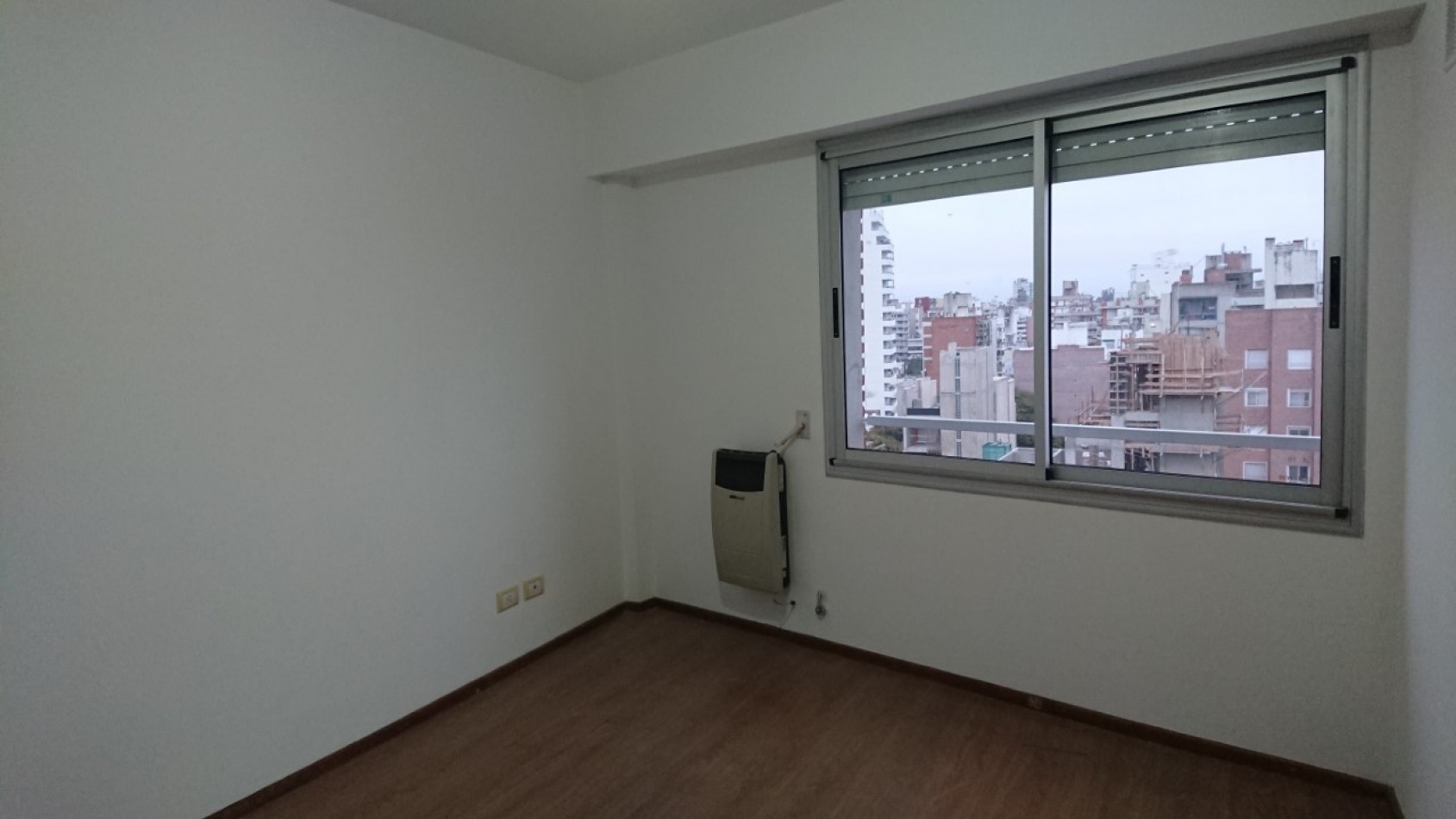 SEMIPISO EXTERNO DE 1 DORMITORIO CON COCHERA